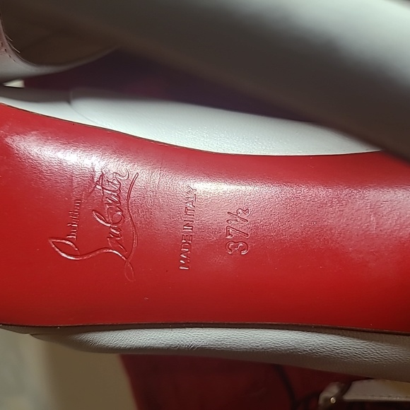 Christian Louboutin - Picture 5 of 10